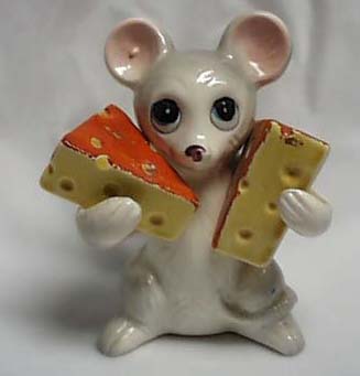 Large Mouse Holding Cheese S&P Shakers