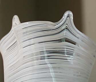 Handkerchief wht threaded hand blown Vase, sm