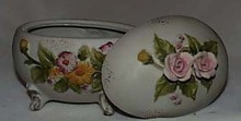 Lefton Porcelain Egg, Delicate roses