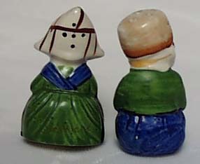 Sitting Dutch Couple S & P Shakers