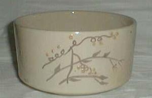 Brush McCoy pottery Bowl marked Brush USA 6, beaded