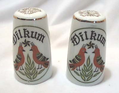 Folk art German bird S & P shakers