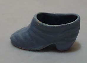 Shoe-small ceramic light blue shoe