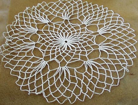 Daisy centered doily