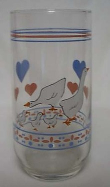 Luminarc Hearts & Geese Water Tumbler.