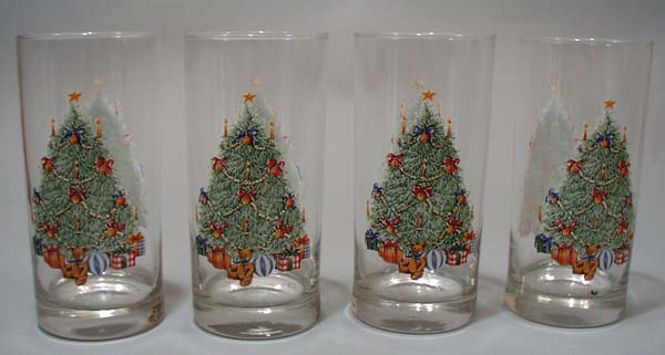 4 Christmas tumblers