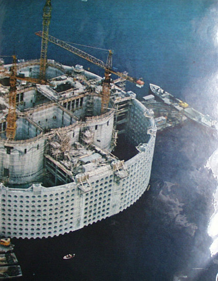 Oil Castle In The Sea 1972 Article And Picture.