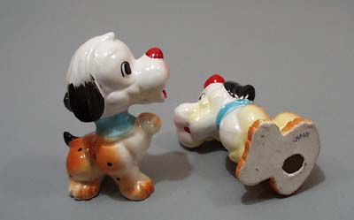 Pr of ceramic pooches