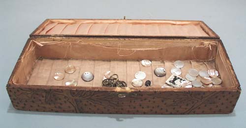 Flemish 681 wooden sewing box