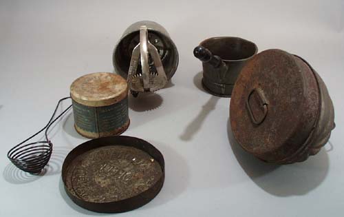 6 pc primative kitchen items set.