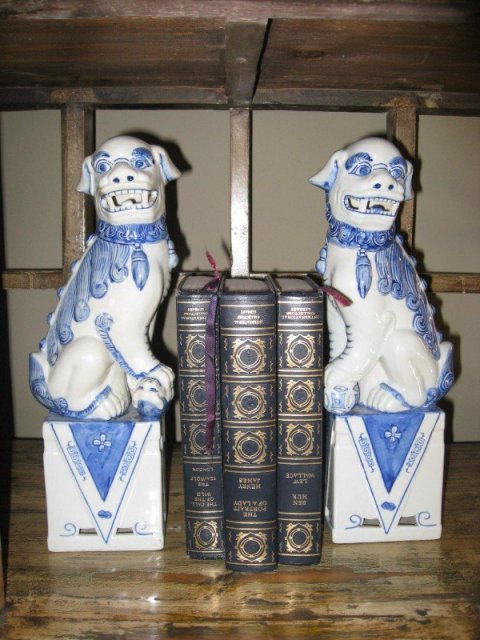 Pr. Chinese Blue and White Dogs