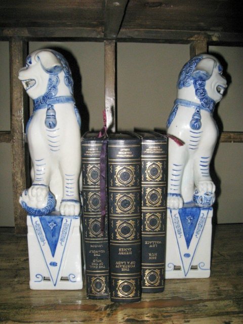 Pr. Chinese Blue and White Dogs
