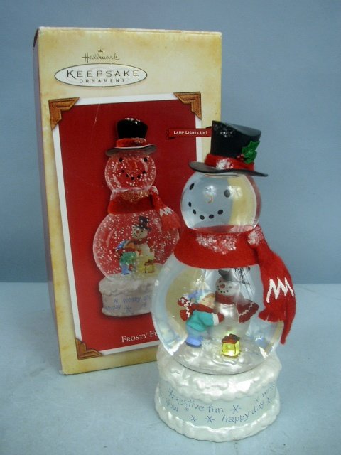 NEW! Hallmark FROSTY FUN SNOWGLOBE Lighted Snowman Snow Globe