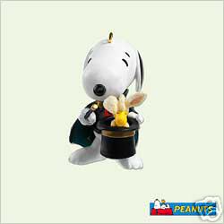 SNOOPY the MAGNIFICENT Spotlight Peanuts Hallmark 2005