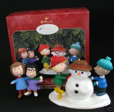 Snowy Day~Peanuts - Hallmark Club Edition - 2-Piece Ornament Set 1999