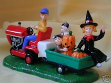 Deptartment 56 Gathering Pumpkins - Halloween Figurine~Dept 56