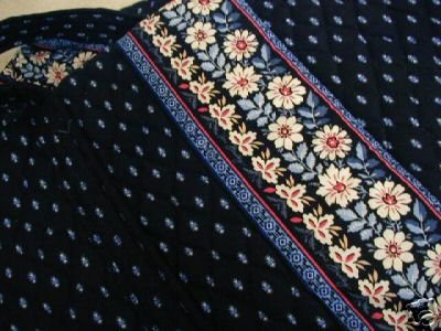 NEW! Vera Bradley SMALL DUFFEL BAG~Retired Alpine Black