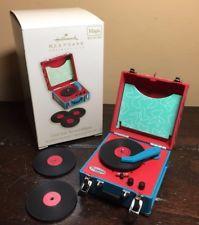 New! 2008 Hallmark COOL YULE RECORD PLAYER~Club Exclusive MAGIC Ornament~3 Records