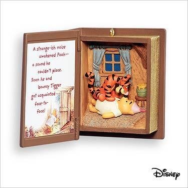 2007 Hallmark SURPRISED TO MEET YOU~Disney~Christmas Pooh #10 Book Ornament