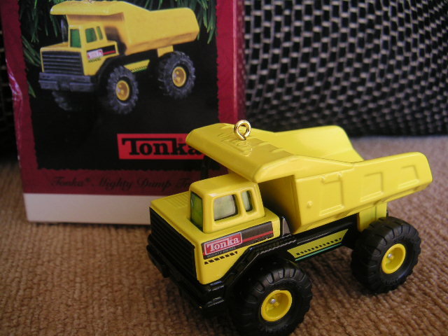 TONKA Mighty Dump Truck Hallmark 1996 Christmas Ornament~Die-Cast