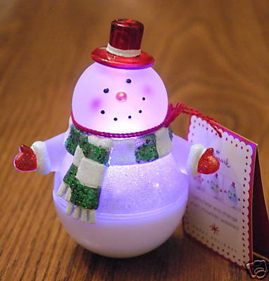 2008 Wobbles Snowman Snow Globe~Color Changing Roly-Poly Wobbling Snowglobe