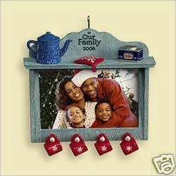 2006 Hallmark OUR FAMILY PHOTO HOLDER ~Christmas Ornament~