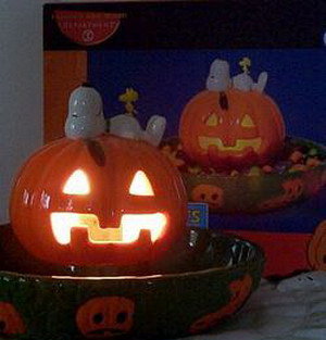 Halloween Dept 56 Snoopy's Lighted TREAT Candy DISH~Peanuts