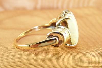 Art Deco Opal and Gold Ring