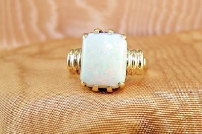 Art Deco Opal and Gold Ring