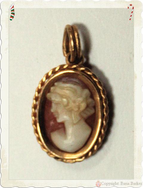 RARE VICTORIAN MINATURE SHELL CAMEO in 14K YELLOW GOLD