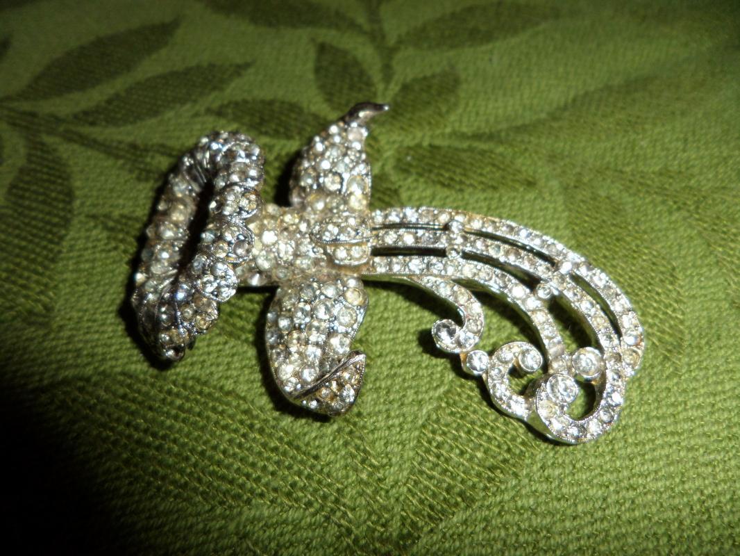 Flower brooch