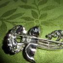 Flower brooch