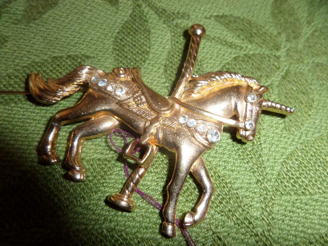 Horse brooch