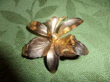 Goldtone tulip brooch