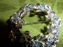 Wreath brooch