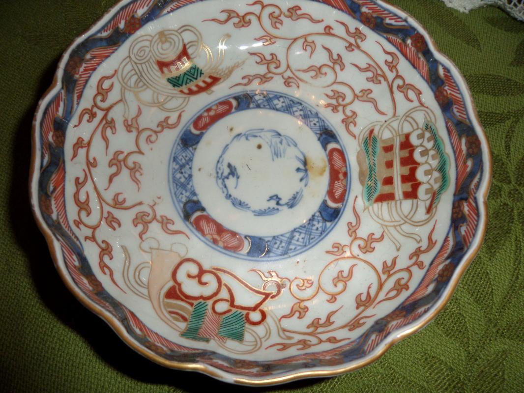 Imari Scalloped Edge Bowls