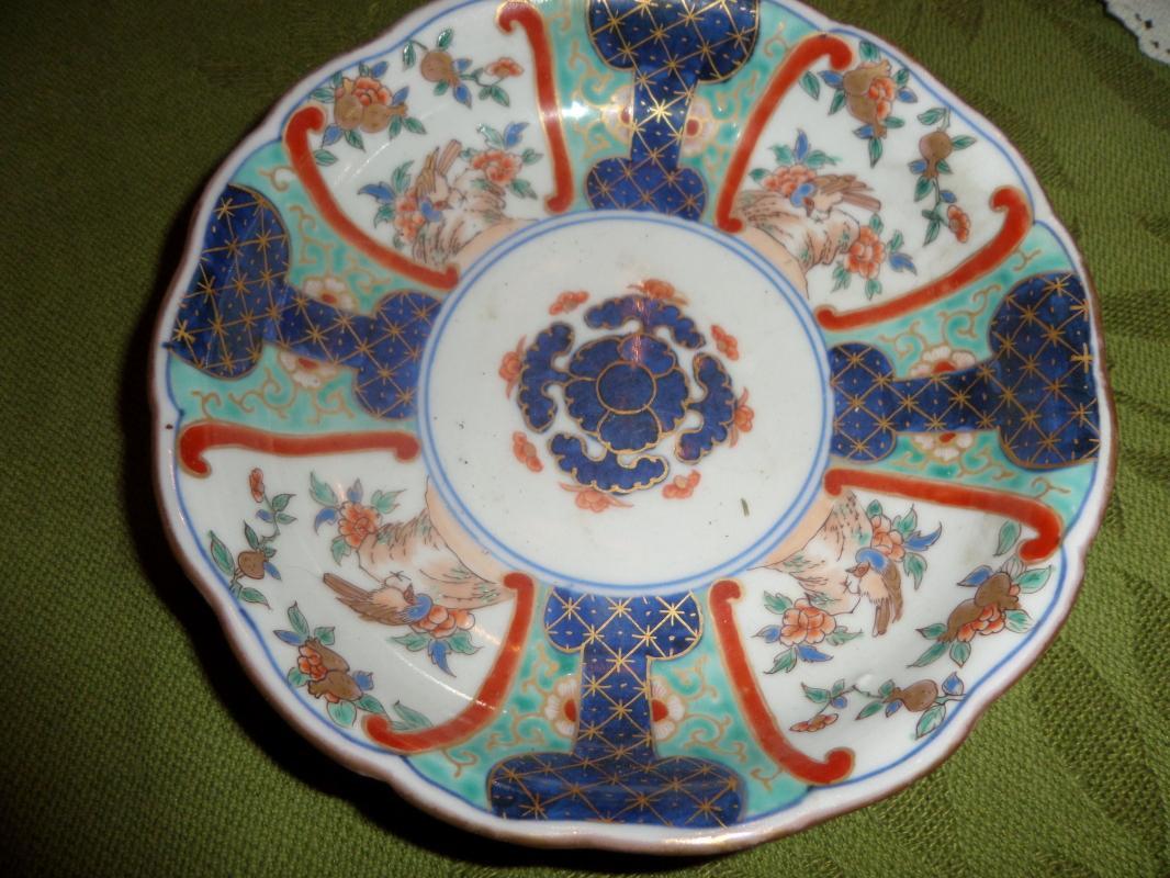 Imari Scalloped Edge Bowls