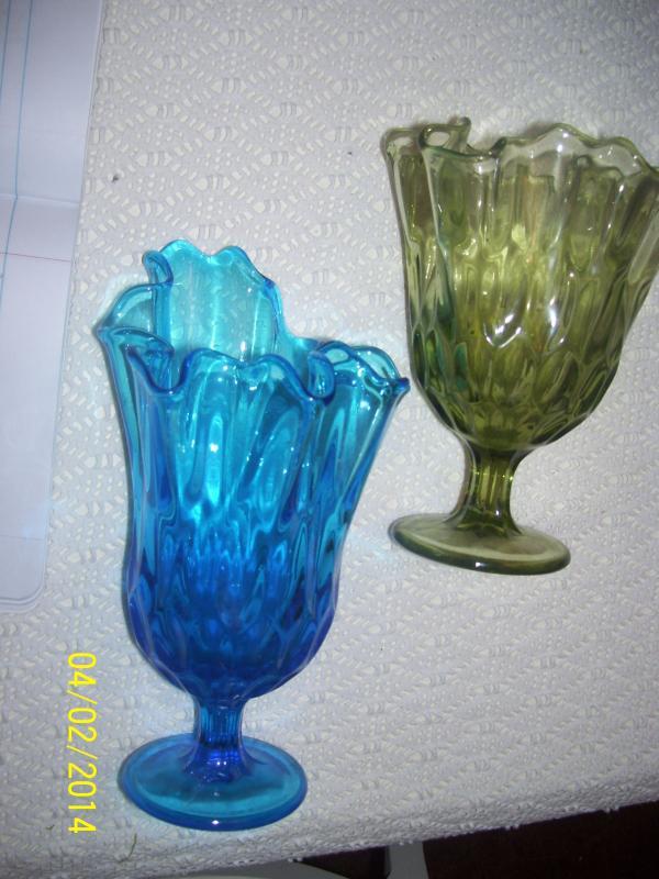 2 footed glass vases