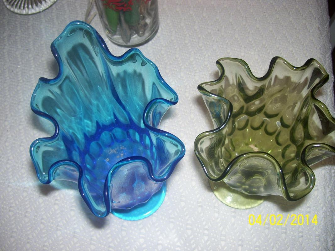 2 footed glass vases