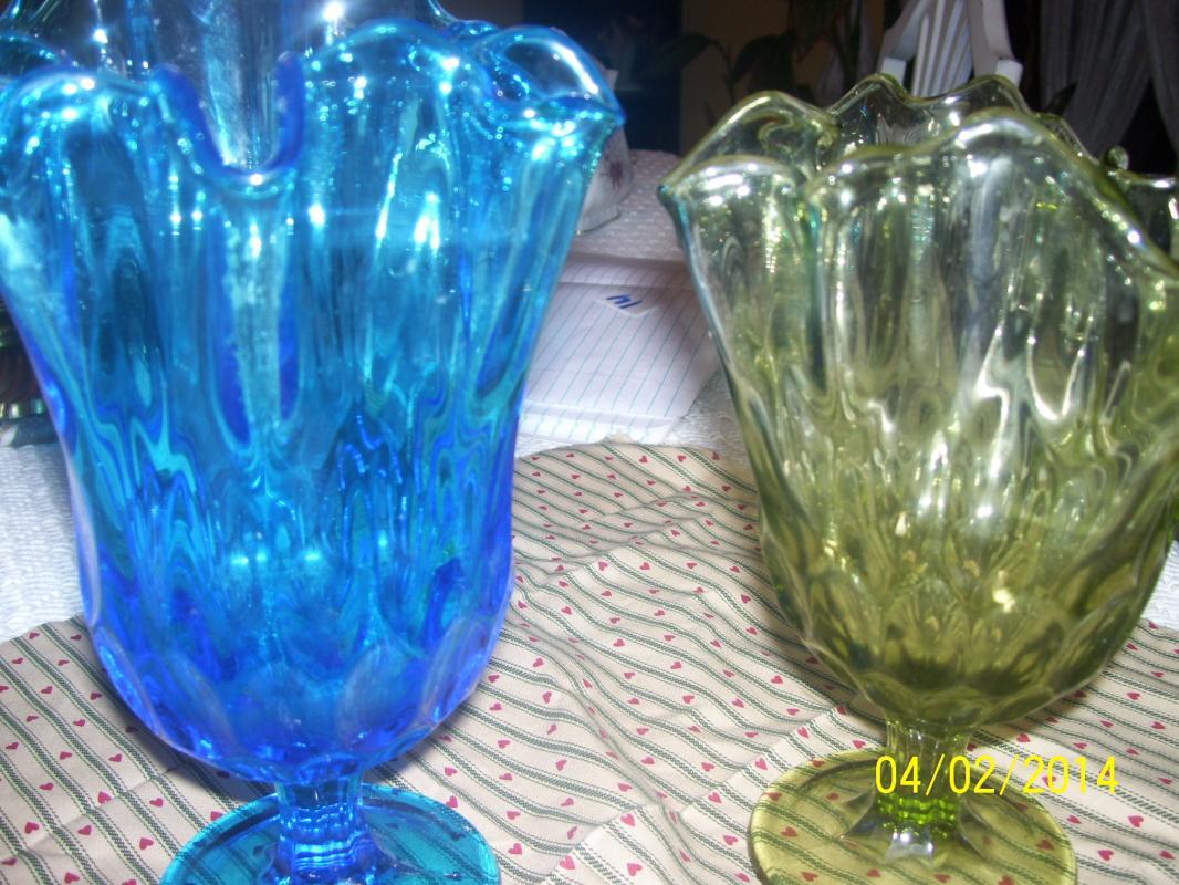 2 footed glass vases
