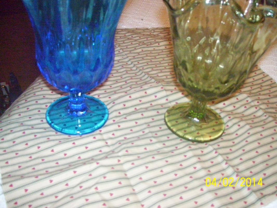 2 footed glass vases