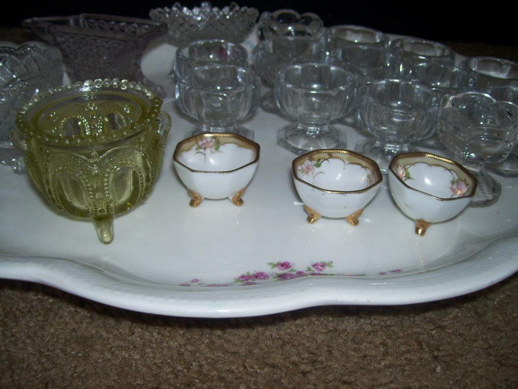 open Salts lrg lot 50 w/ display table