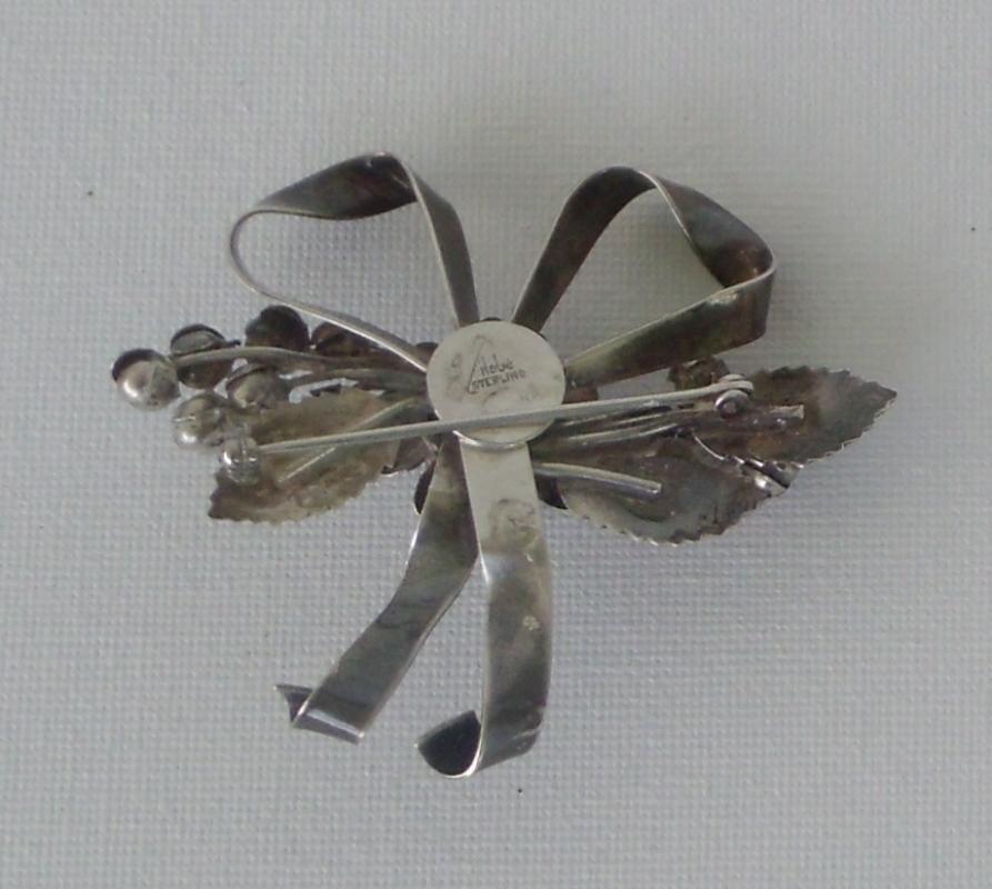 HOBE STERLING SILVER PIN