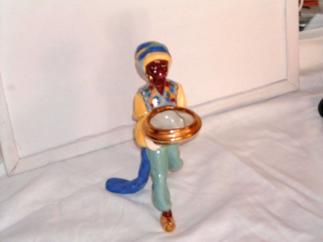 prince w/ gold bowl