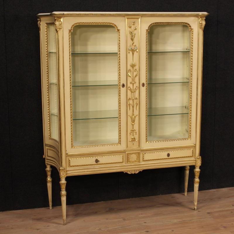 20th Century Italian Lacquered And Gilt Showcase