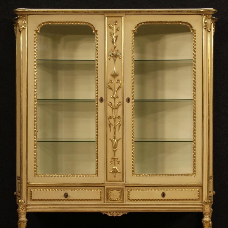 20th Century Italian Lacquered And Gilt Showcase