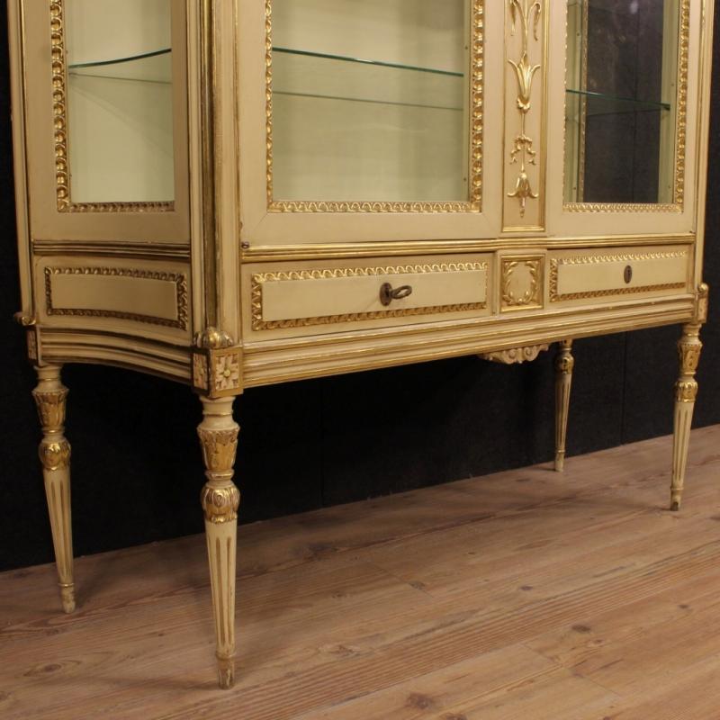 20th Century Italian Lacquered And Gilt Showcase