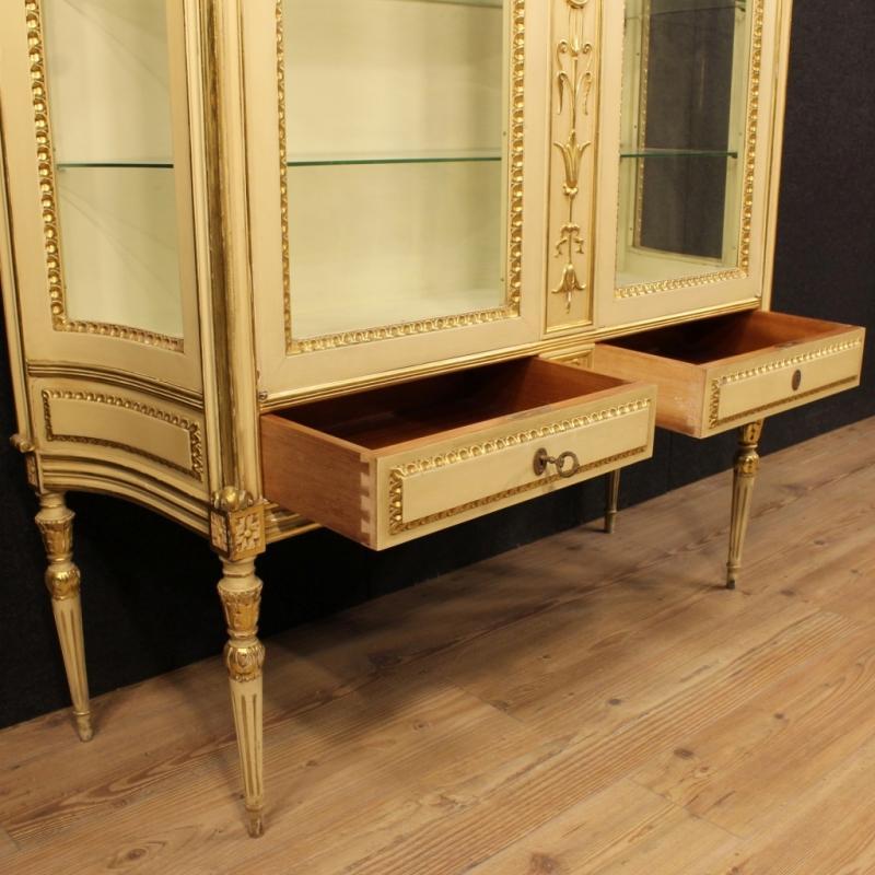 20th Century Italian Lacquered And Gilt Showcase