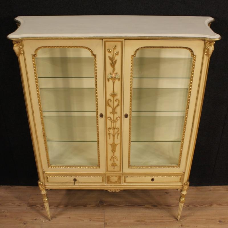 20th Century Italian Lacquered And Gilt Showcase
