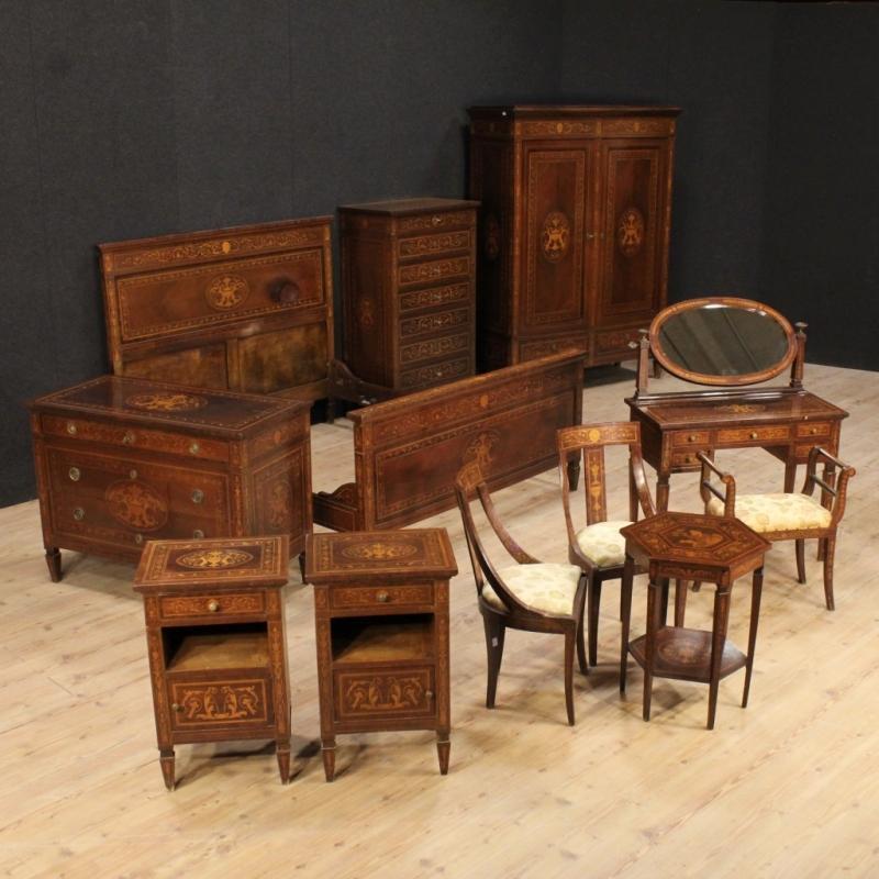 20th Century Italian Inlaid Side Table In Louis XVI Style